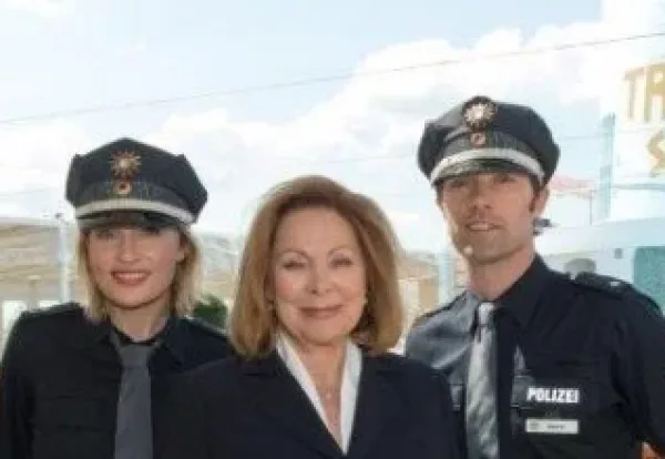 NOTRUF HAFENKANTE trifft "Das Traumschiff" / ZDF-Polizeiserie mit 13 neuen Folgen