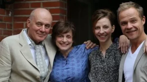 Dreharbeiten für den ARD Degeto-Weihnachtsfilm "Stille Nächte" (AT) Mit Katharina Schüttler, Matthias Köberlin, Katharina Thalbach, Hanns Zischler u.a.