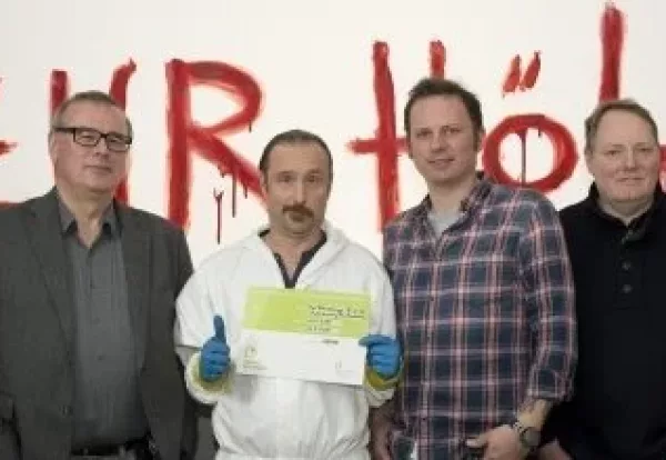 Schotty beseitigt alle Spuren: „Der Tatortreinger“ mit dem ‚Grünen Drehpass‘ ausgezeichnet