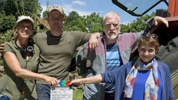 ZWEI BAUERN UND KEIN LAND