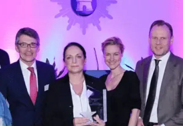 NOTRUF HAFENKANTE erhält Hamburger „Polizeistern 2017“