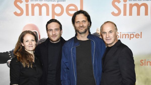 SIMPEL feiert Premiere im Doppel-Pack Kinostart: 9. November 2017 im Verleih von Universum Film