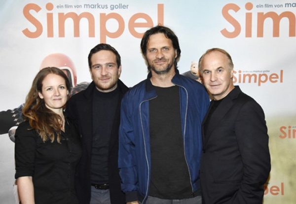 SIMPEL feiert Premiere im Doppel-Pack Kinostart: 9. November 2017 im Verleih von Universum Film