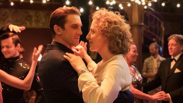 ICH BIN DEIN MENSCH vor Weihnachten im Ersten