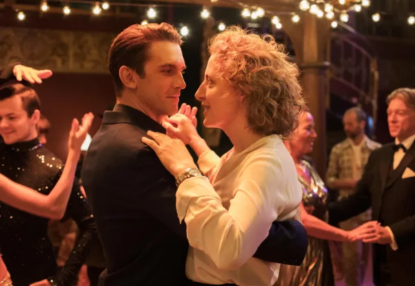 ICH BIN DEIN MENSCH vor Weihnachten im Ersten