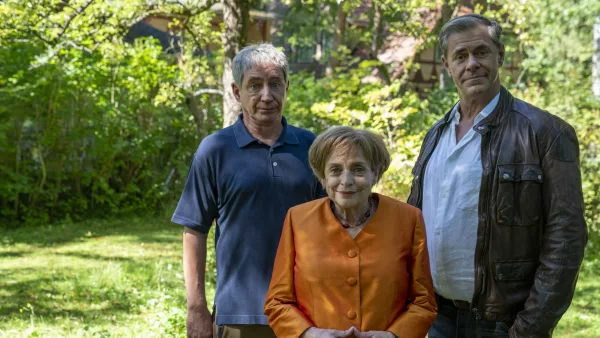 Angela ermittelt wieder! MISS MERKEL – MORD AUF DEM FRIEDHOF auf RTL