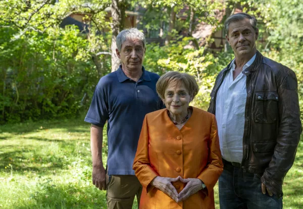 Angela ermittelt wieder! MISS MERKEL – MORD AUF DEM FRIEDHOF auf RTL