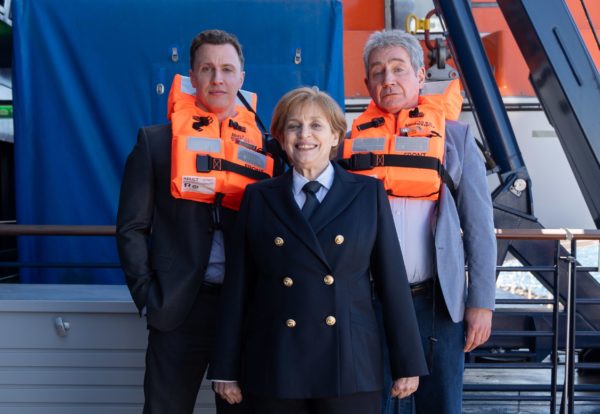 MORD AHOI! MISS MERKEL ERMITTELT AUF HOHER SEE