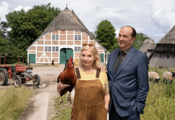 Neuer 90-Minüter DIE KANZLEI: WEITES LAND mit Sabine Postel und Herbert Knaup im Ersten