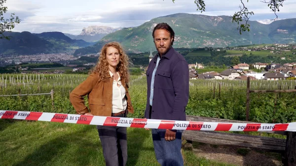 Zwei neue Filme DER BOZEN KRIMI: TEUFLISCHE STRAFE und REBENBLUT für den Sendeplatz „Donnerstagskrimi“ im Ersten